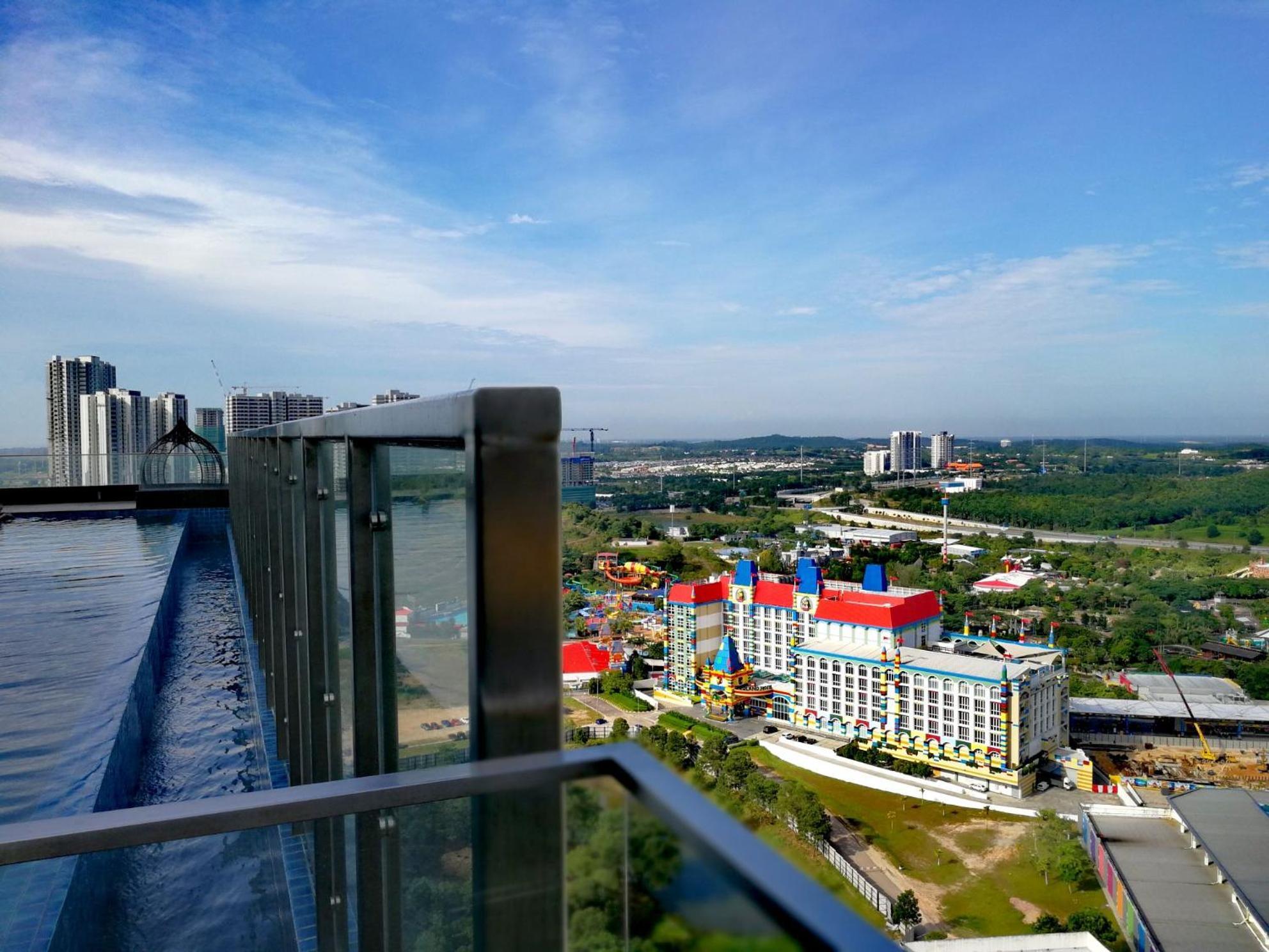 Hostahome Suites At Afiniti Residence Walk To Legoland Nusajaya  Exterior foto
