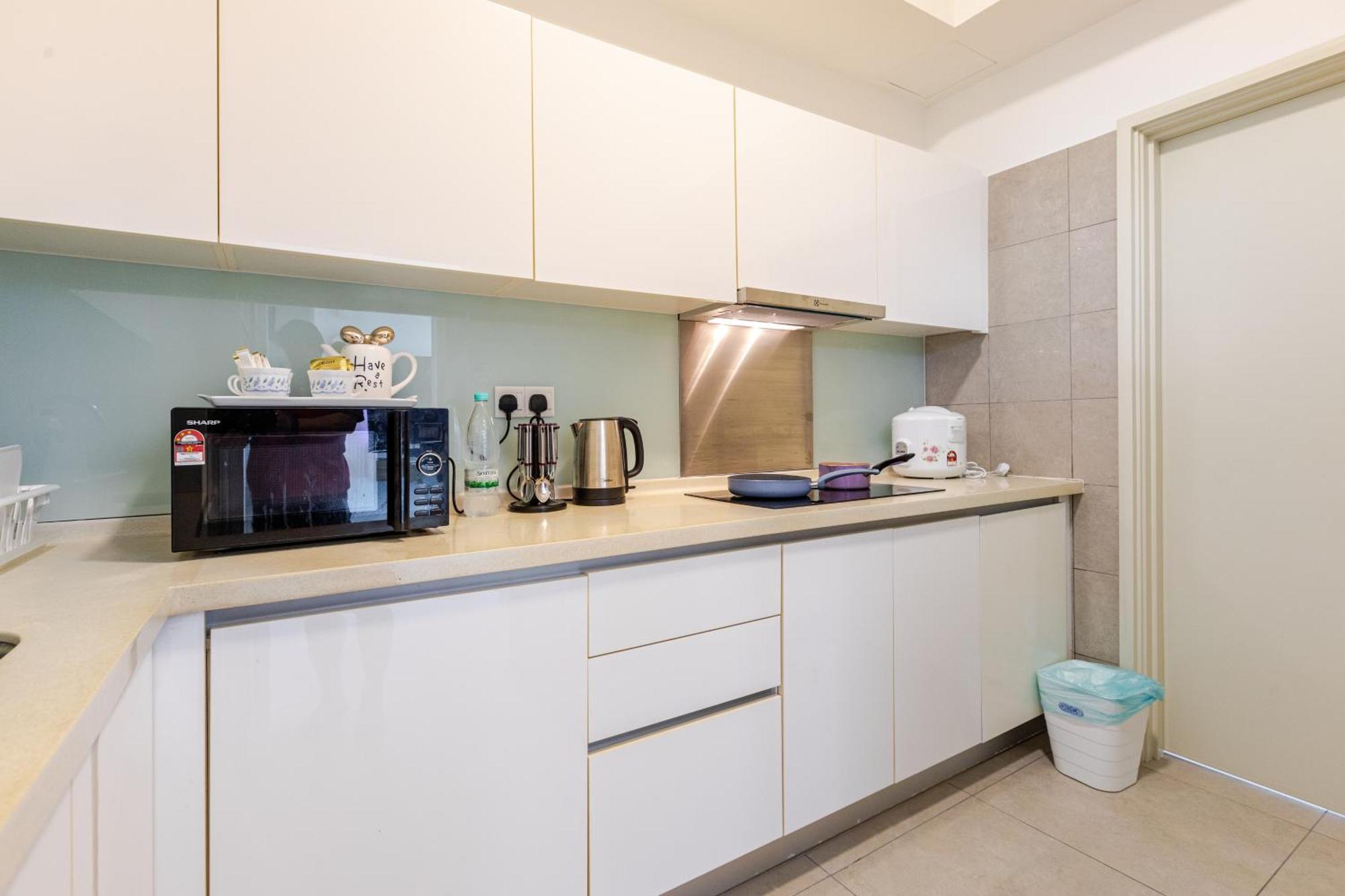 Hostahome Suites At Afiniti Residence Walk To Legoland Nusajaya  Exterior foto