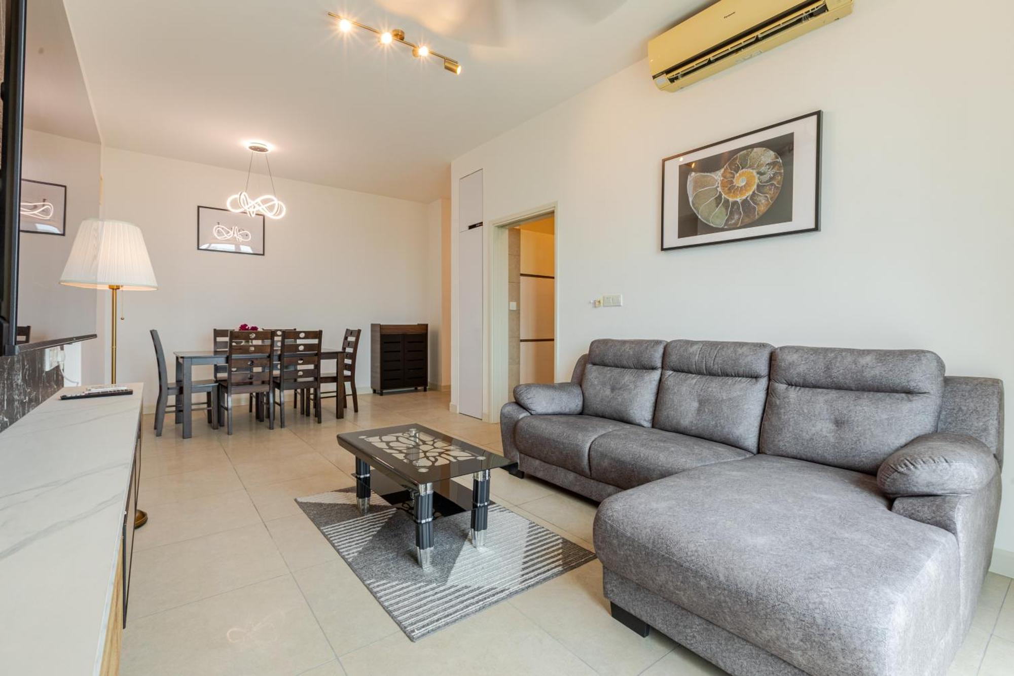 Hostahome Suites At Afiniti Residence Walk To Legoland Nusajaya  Exterior foto