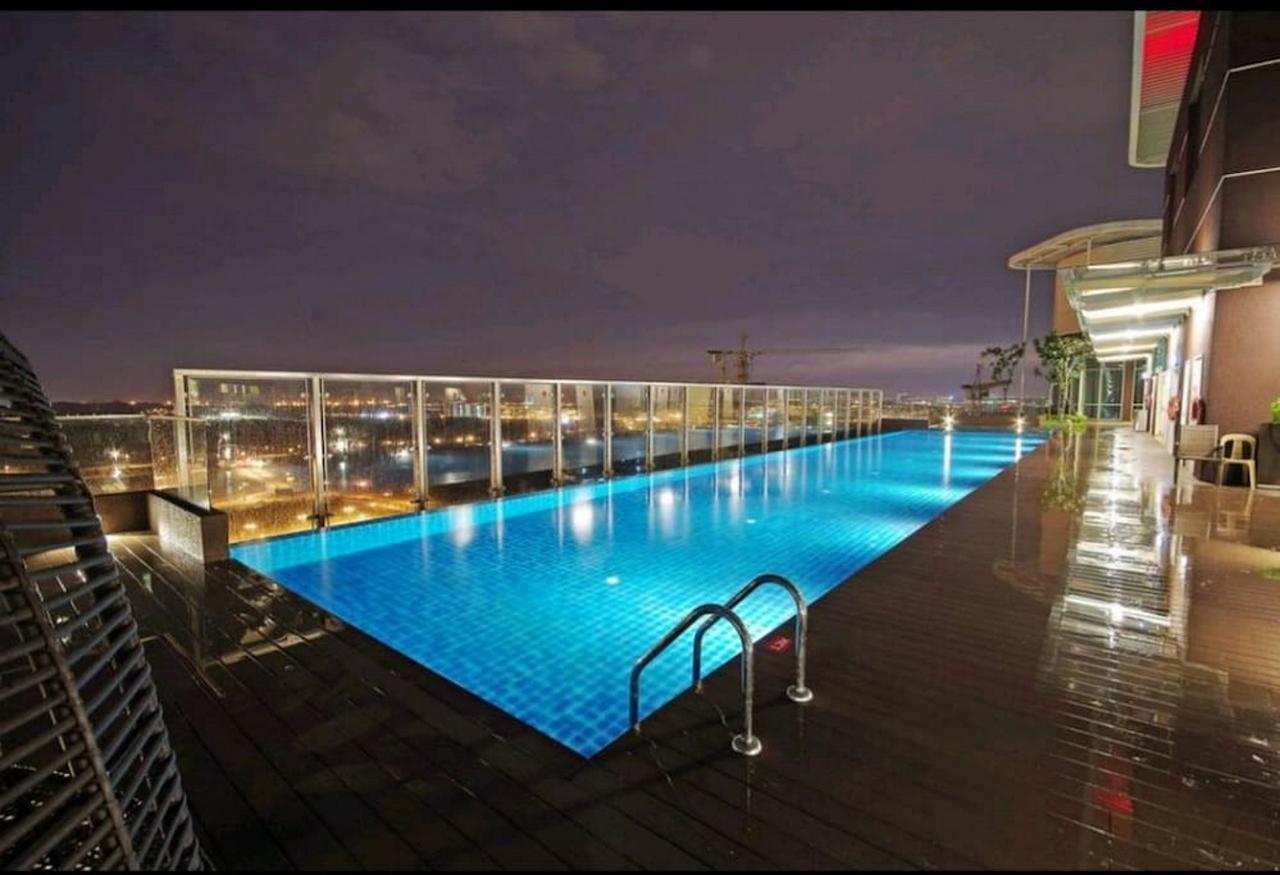 Hostahome Suites At Afiniti Residence Walk To Legoland Nusajaya  Exterior foto